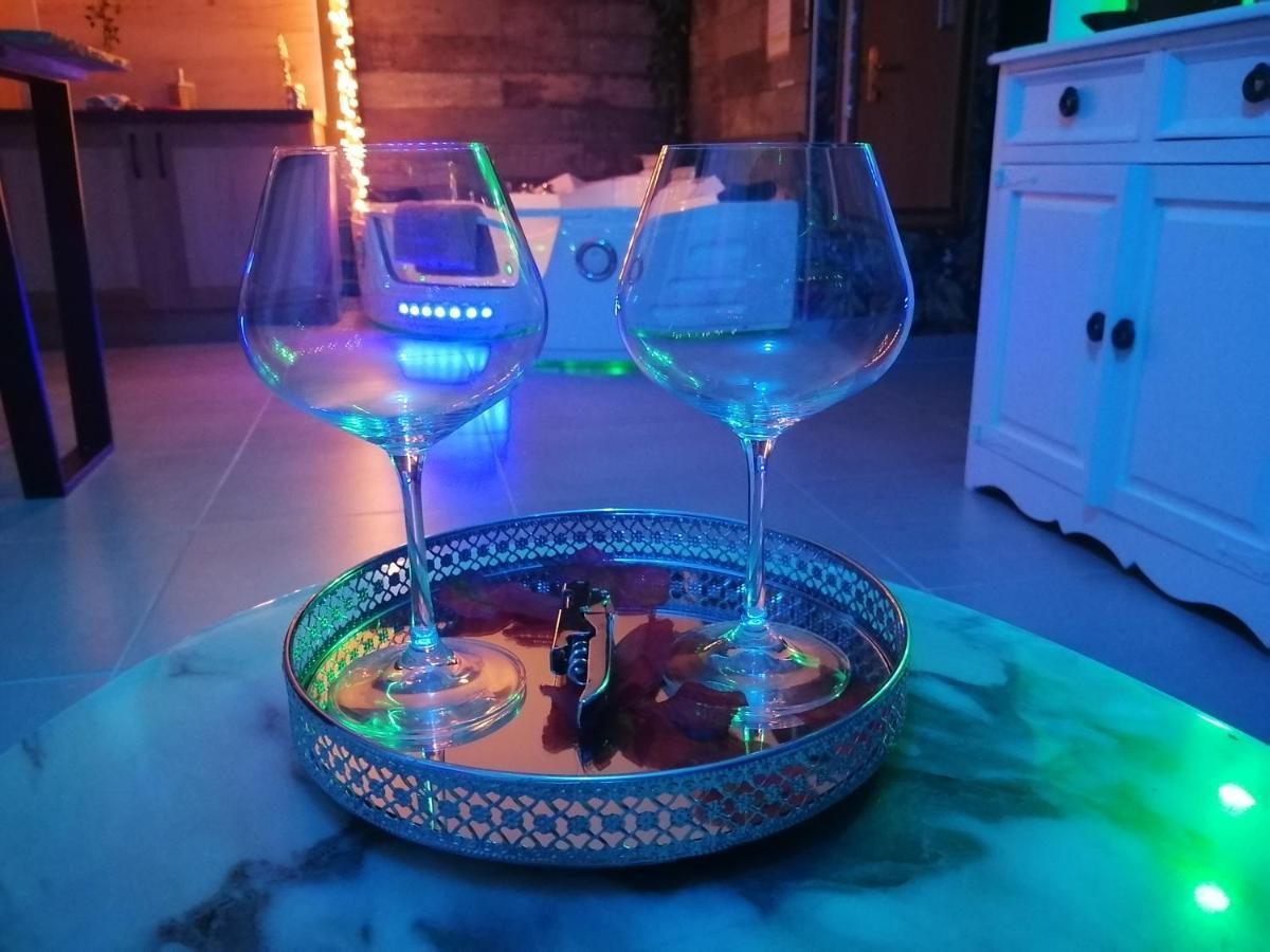 Romantisme Et Glamour 2 Avec Spa , Clim Et Jardin ดีจอง ภายนอก รูปภาพ