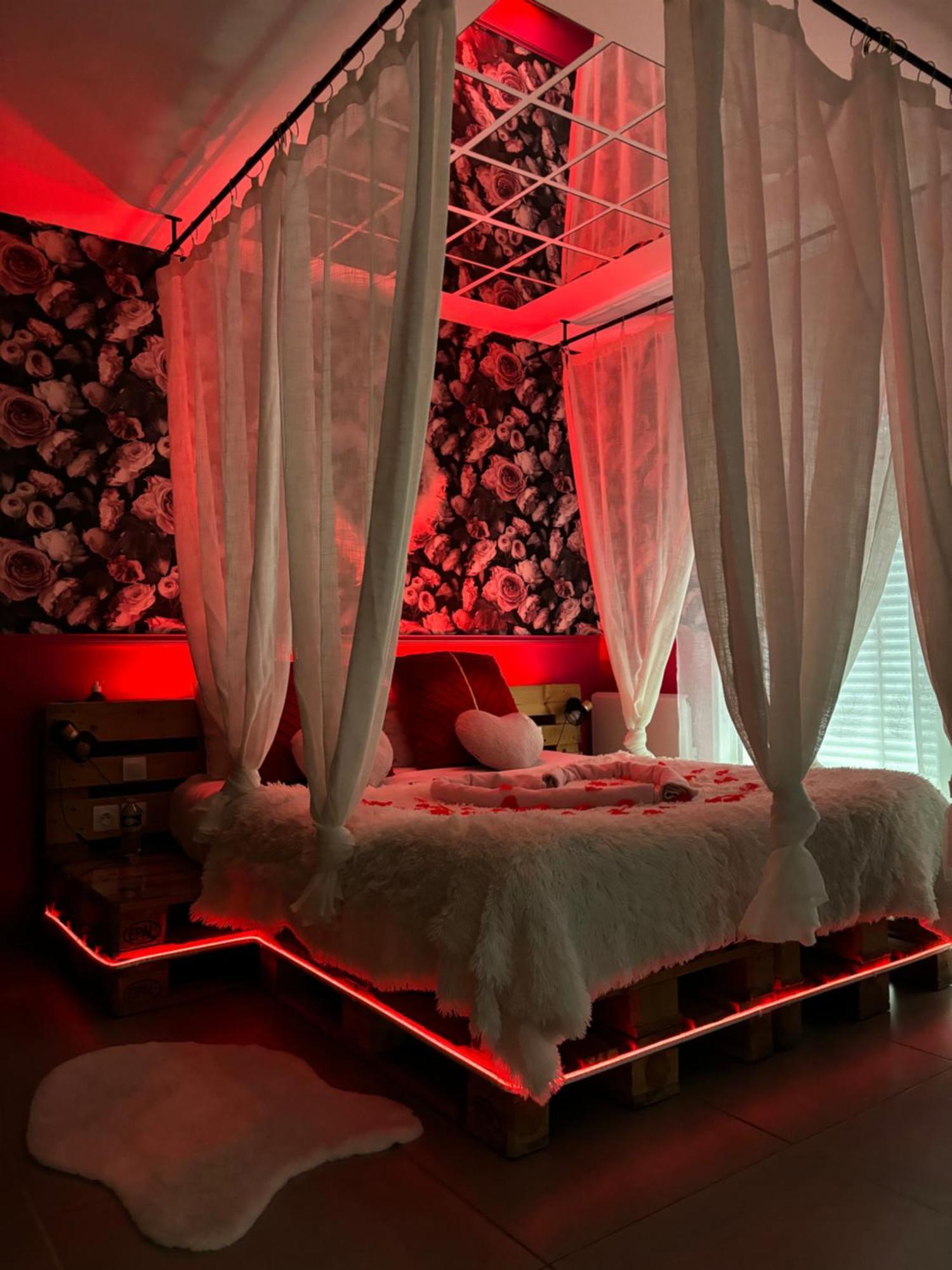 Romantisme Et Glamour 2 Avec Spa , Clim Et Jardin ดีจอง ภายนอก รูปภาพ