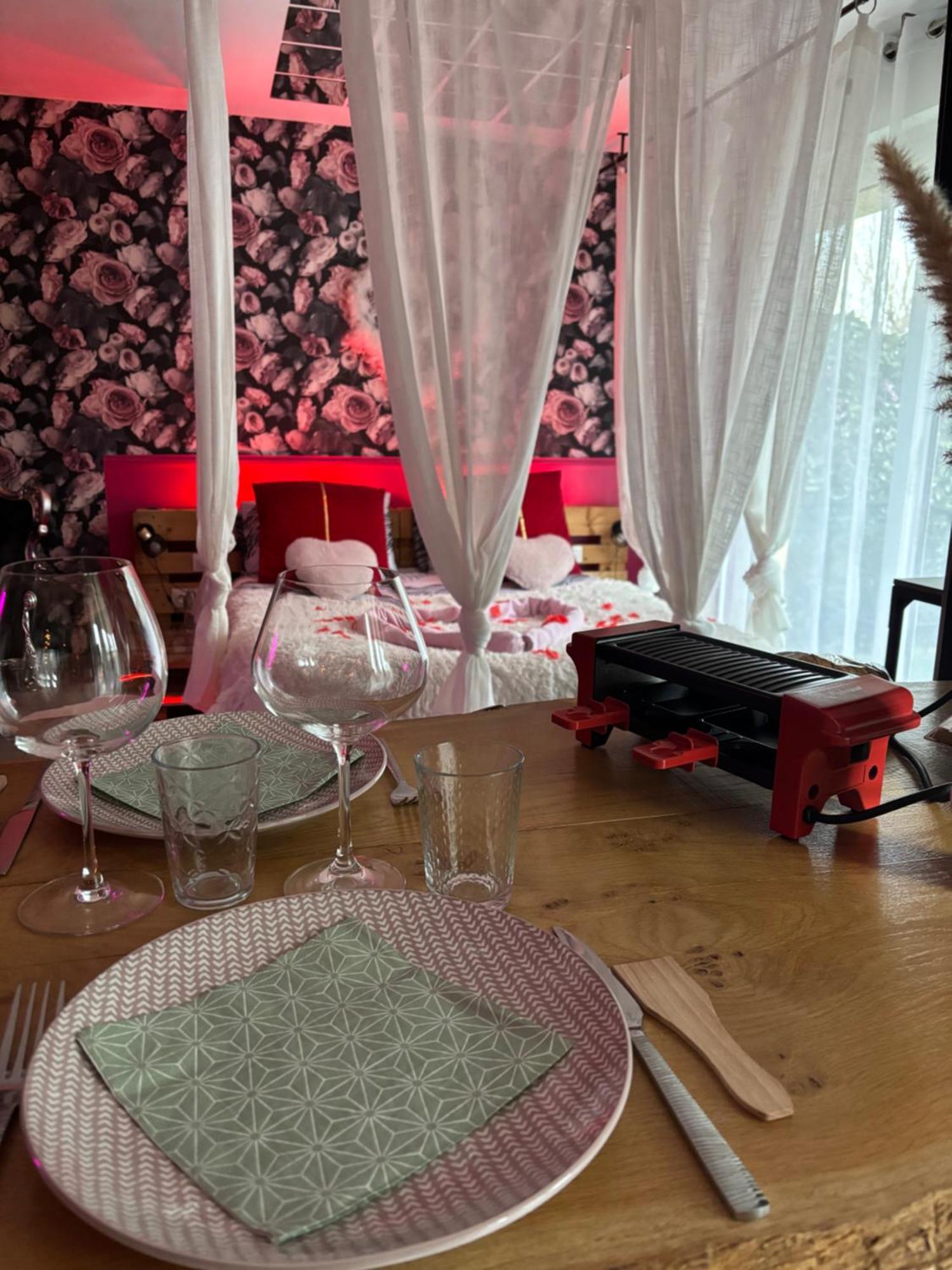Romantisme Et Glamour 2 Avec Spa , Clim Et Jardin ดีจอง ภายนอก รูปภาพ